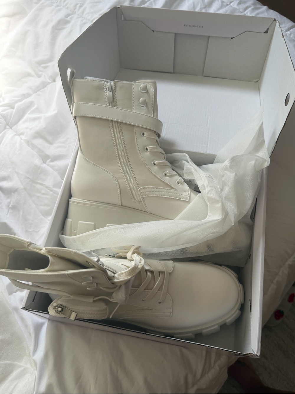 Dream Pairs White Chunky Combat Moto Boots with Removable Pouch - Picture 3 of 3